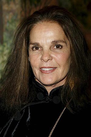 Ali MacGraw is back and just as untalented as ever!